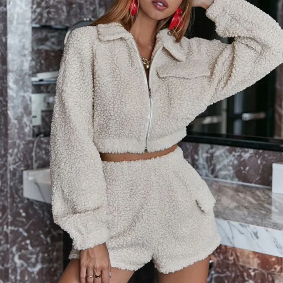 Cozy Cream popcorn Oversized Jacket Shorts Set Minimalist - Picture 4 of 4